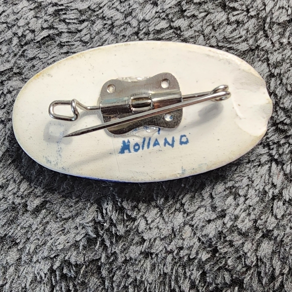Vintage Blue Delft Holland Hand Painted White Porcelain Brooch - Picture 10 of 10